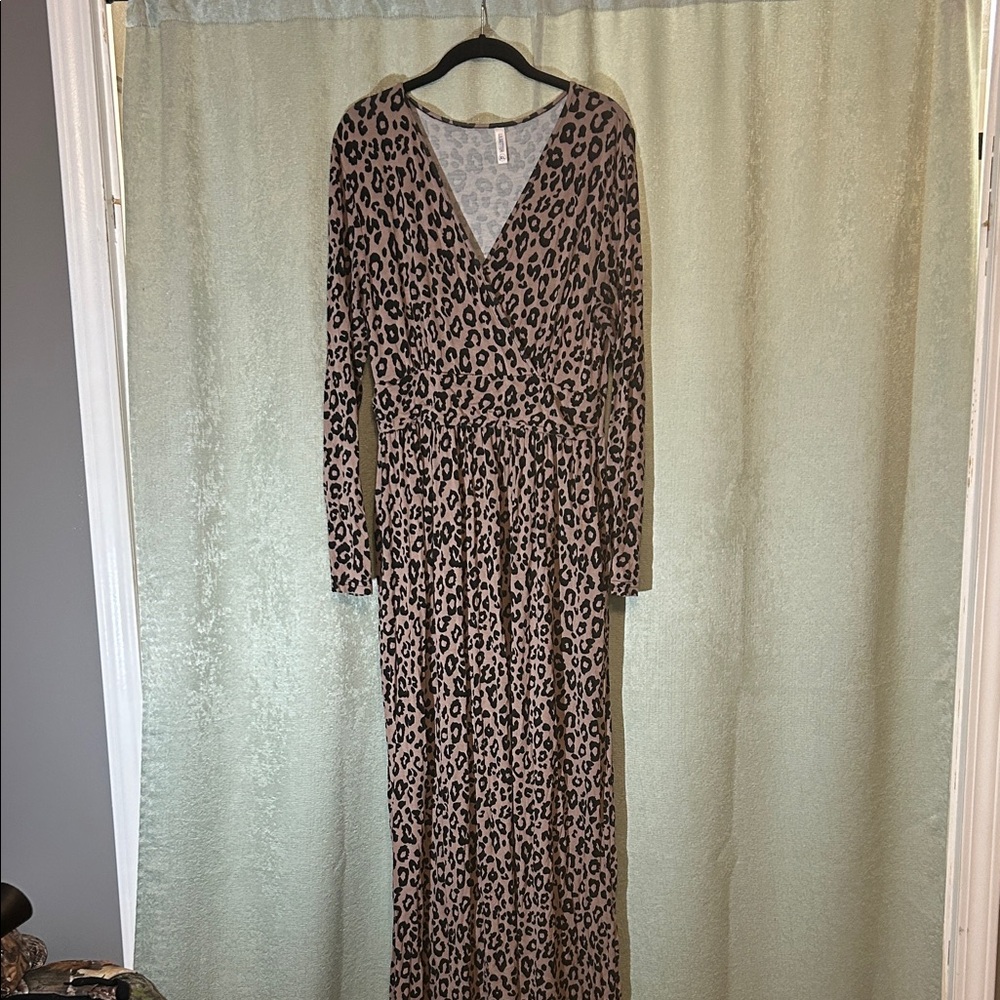Leopard Print Long Sleeve Maxi Dress